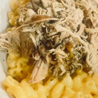 Large Mac 'N' Cheese